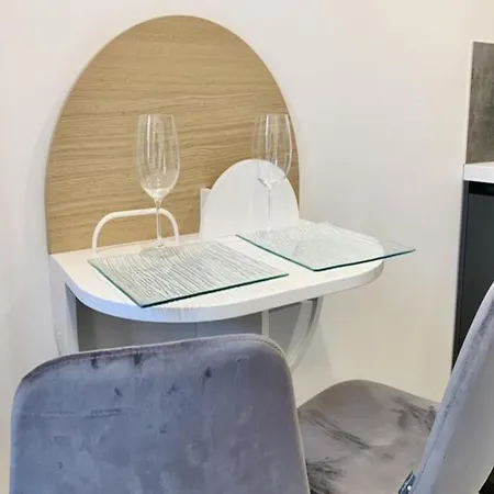 アパート For 2 People *